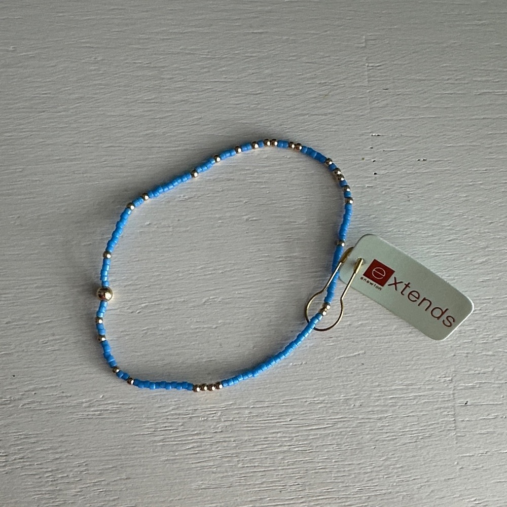 Extends Blue and Silver Beaded Bracelet